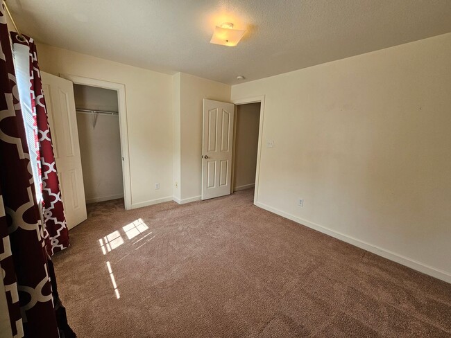 Building Photo - 2 Bed Townhome In Desirable Carolina Forest!