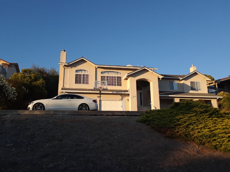 Building Photo - 10073 Roseview Dr