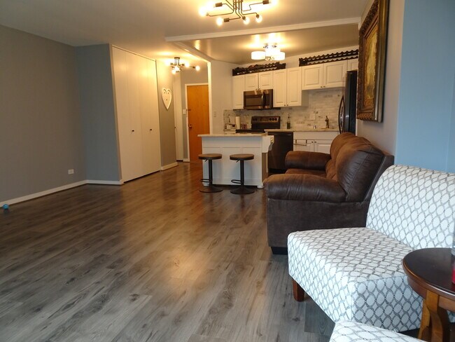 Building Photo - 211 E Ohio St