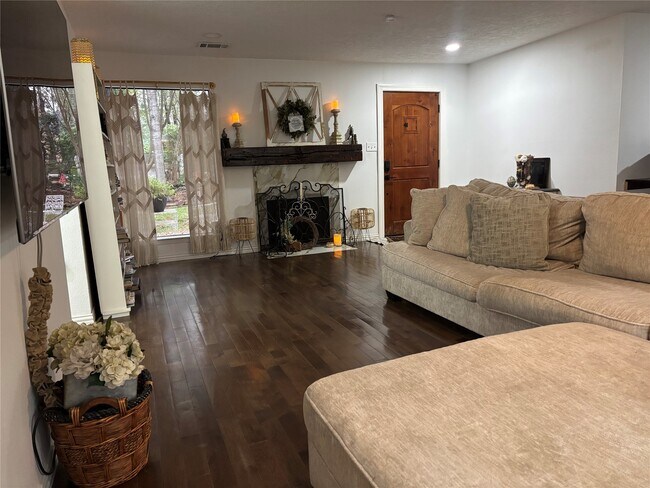 Building Photo - 1710 Hill Top Ln