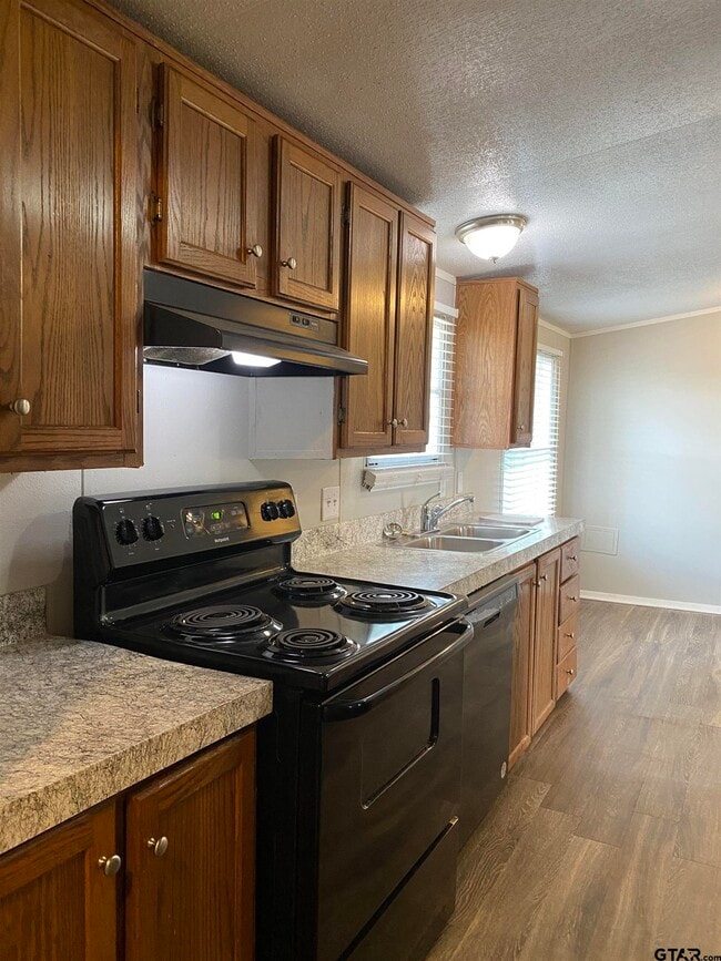 Building Photo - 22944 Shell Shore Dr