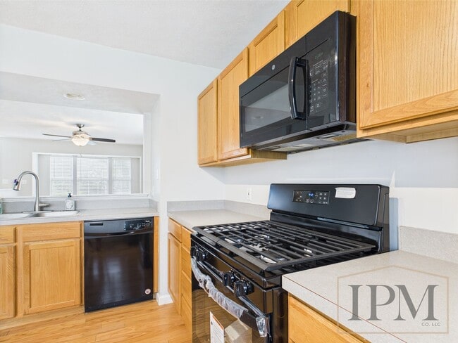 Building Photo - Available Now!- 3 Bedroom Home in Eastern ...