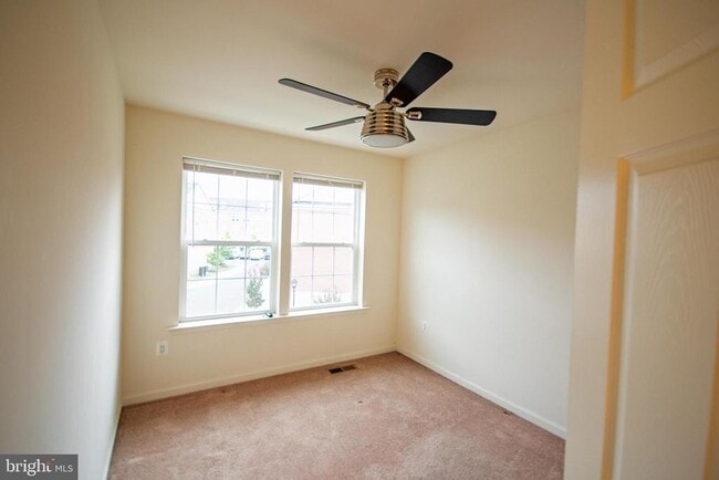 Building Photo - 8024 Cayzer Ln