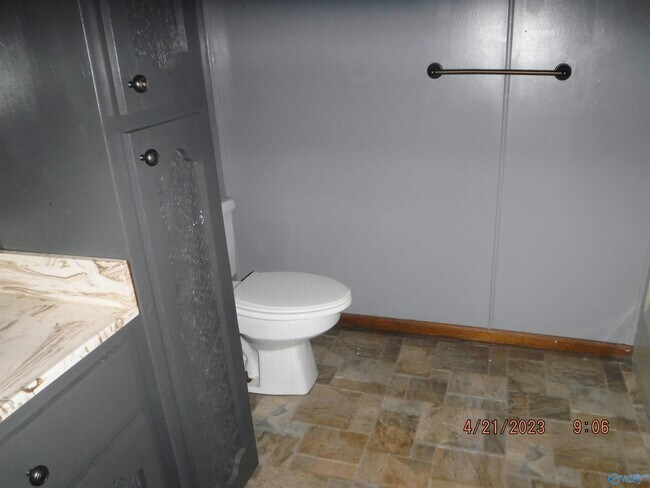 Building Photo - 172 Blair Rd