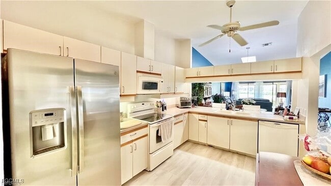 Building Photo - 1640 Atares Dr
