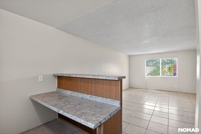 Building Photo - 6502 N 17th Ave