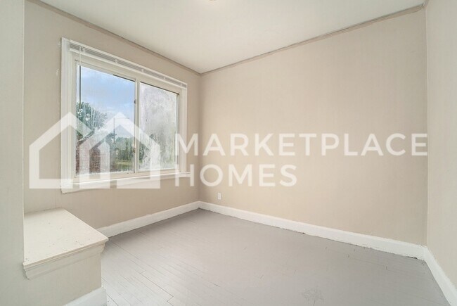 Building Photo - 9692 Outer Dr E