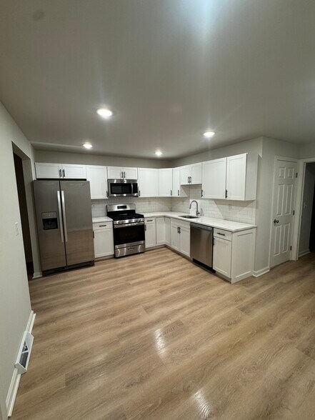 Primary Photo - 11 Rapa Dr