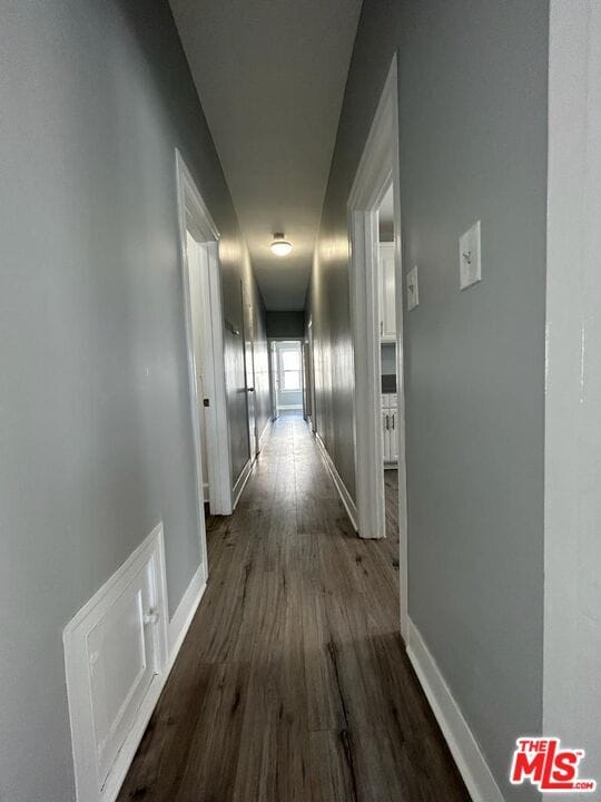 Building Photo - 759 1/2 N Ridgewood Pl