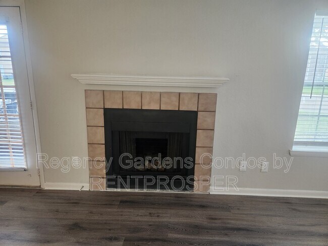 Building Photo - 4367 Thornbriar Ln