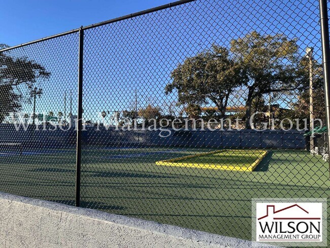 Building Photo - 17 Escondido Cir