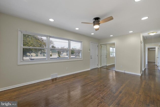 Building Photo - 244 Pomona Ave