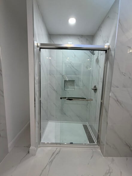 Building Photo - 61-06 171st St