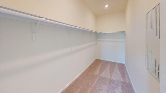 Building Photo - 4809 Sun Fls Dr