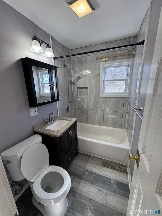 Building Photo - 117 Dupont Pl