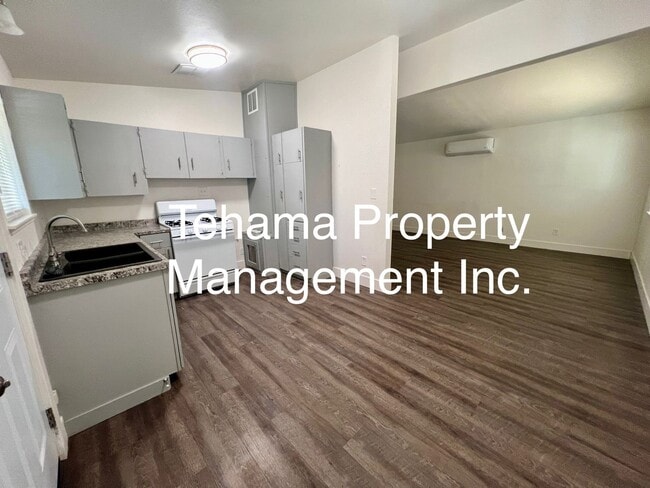 Building Photo - 2 Bedroom 1 Bath