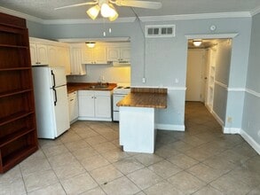 Building Photo - 311 W Ashley St