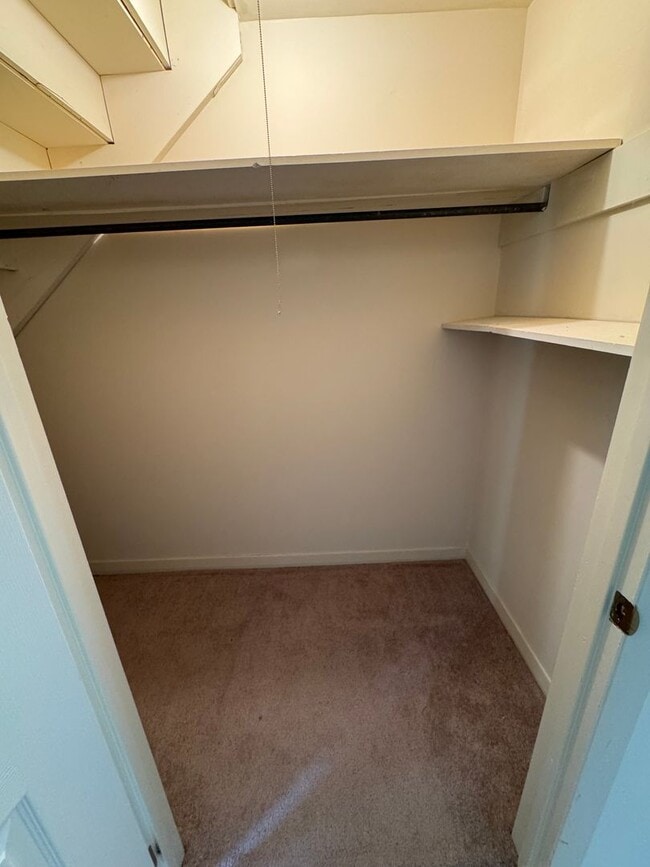 Building Photo - Spacious 2 Bed, 1.5 Bath Apartment in Prim...