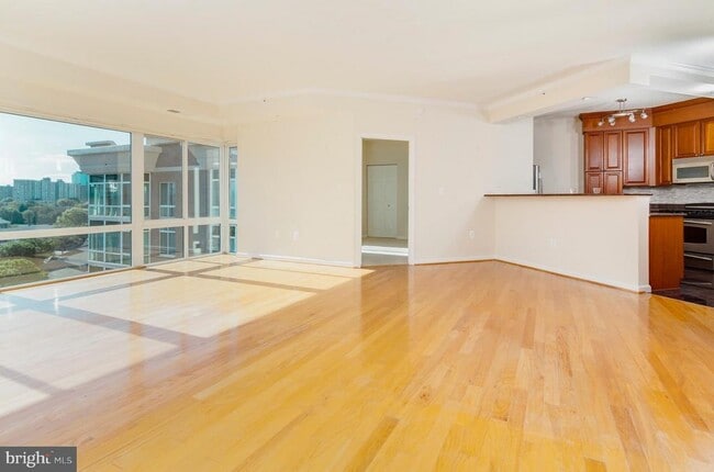 Building Photo - 3101 N Hampton Dr