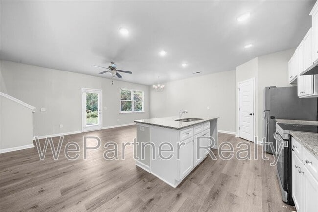 Building Photo - 204 Vickery Ln