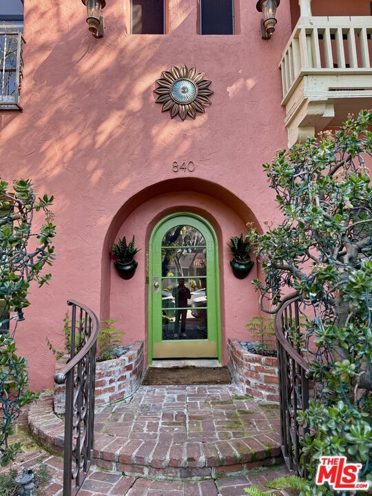 Building Photo - 840 Huntley Dr