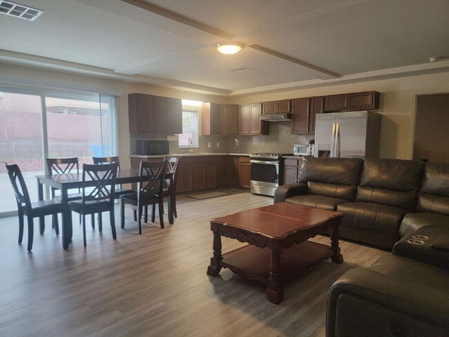 Building Photo - 4 bedroom home with a fully self  contained casita with a 3 car garage