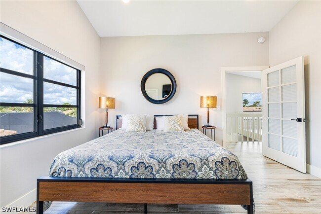 Building Photo - 1911 SE 32nd Terrace