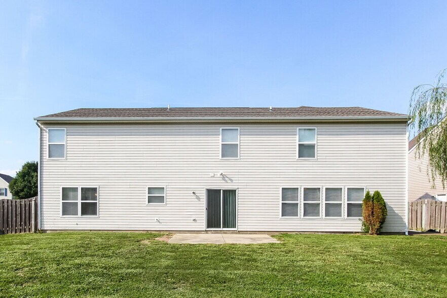 Building Photo - 10783 Standish Pl