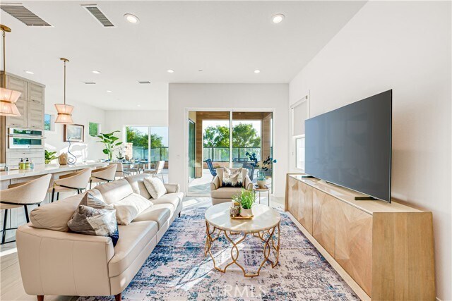 Building Photo - 26296 Paseo Sillin