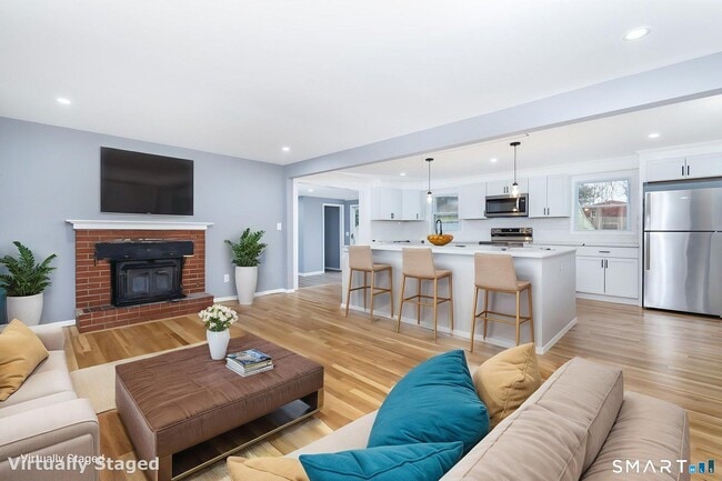 Building Photo - 555 Graham Rd