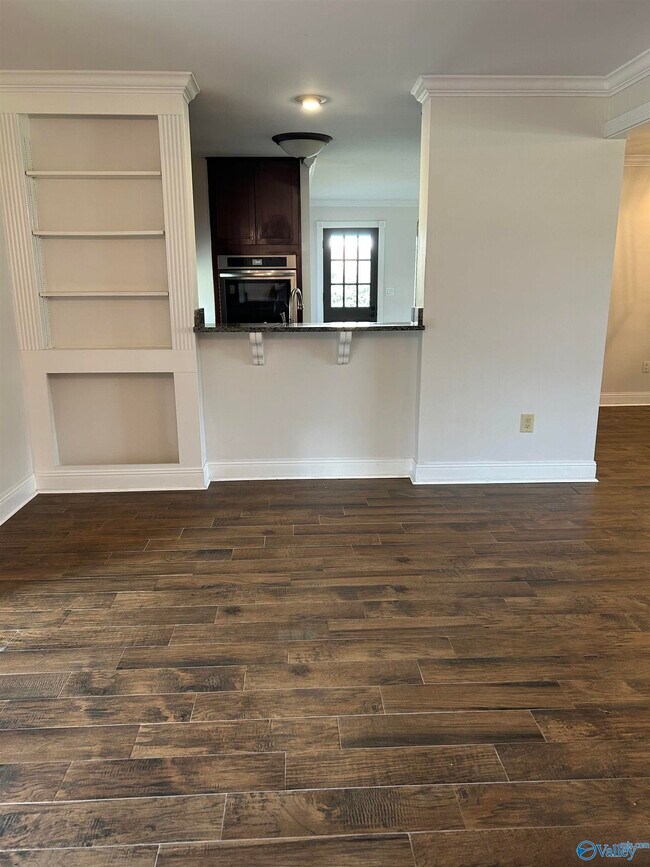 Building Photo - 2327 Quince Dr SE