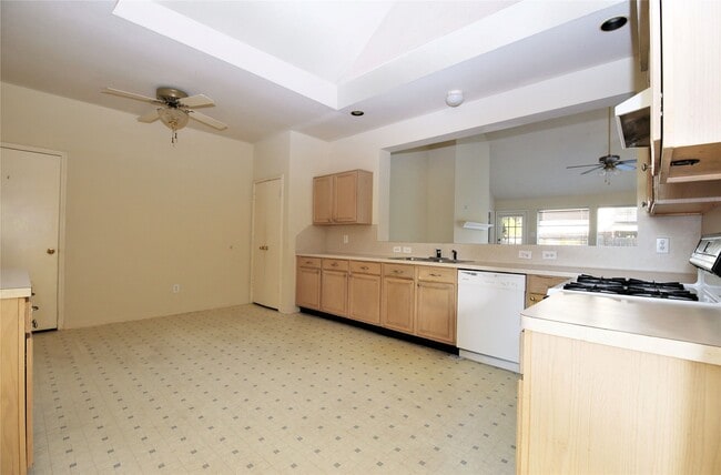 Building Photo - 8811 Norham Dr