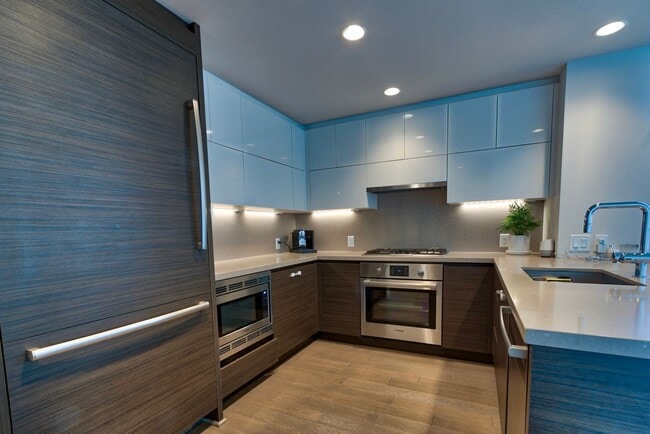 Building Photo - 2bd/1.75ba Seattle Condo