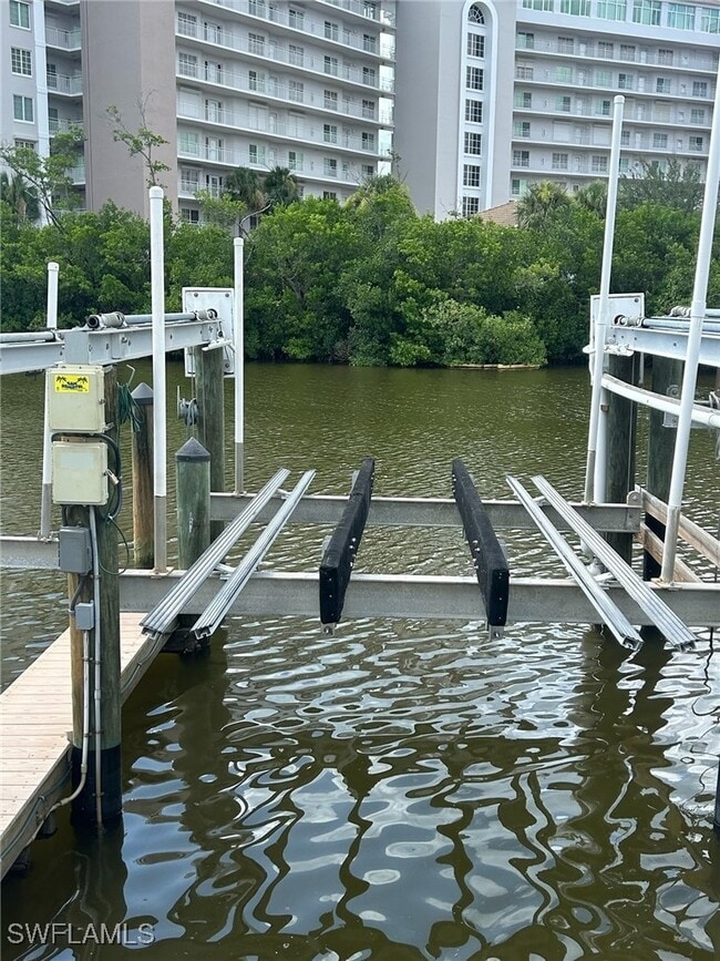 Building Photo - 12945 Vanderbilt Dr