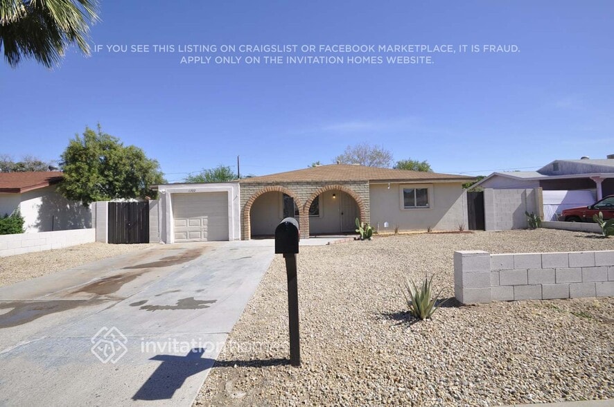 Primary Photo - 1302 E Becker Ln