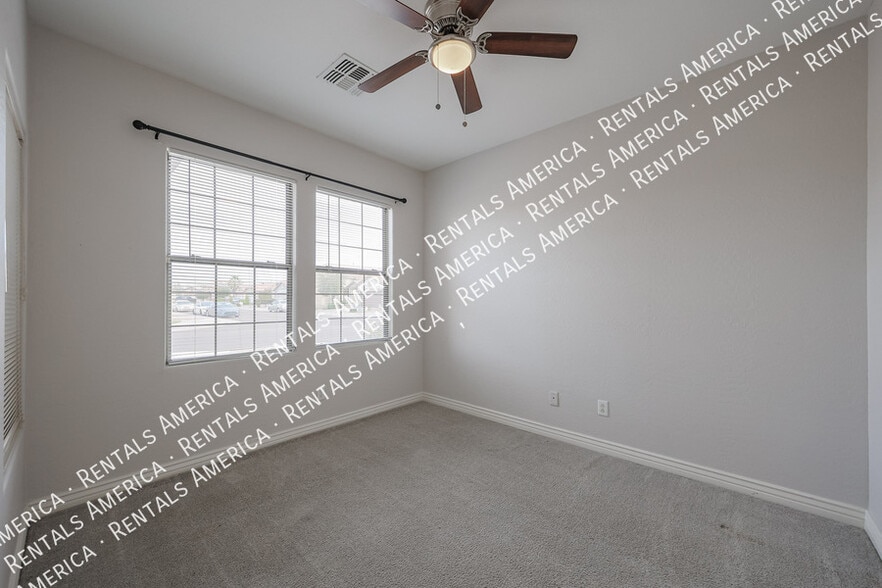 Building Photo - 8805 W Hilton Ave