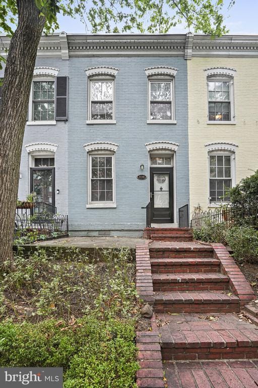 Building Photo - 830 New Hampshire Ave NW
