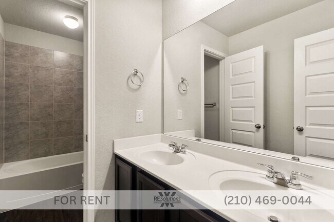 Building Photo - 13550 Lily Ln