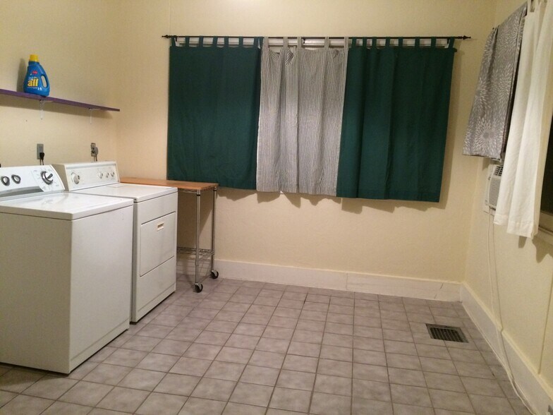 laundry area west end of kitchen - 525 N 1st Ave