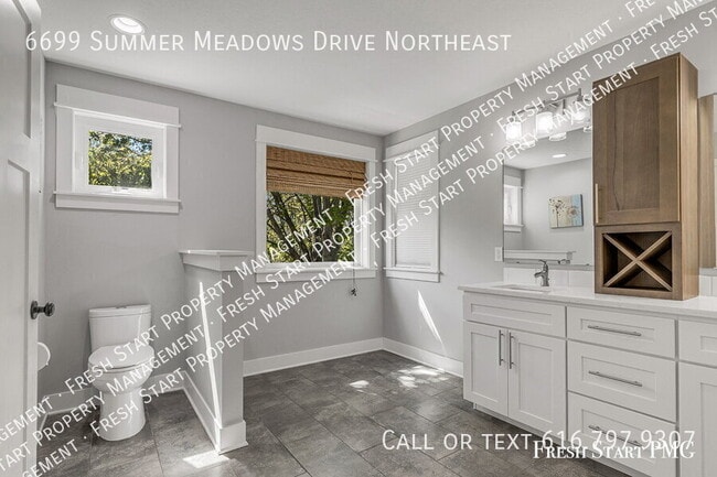 Building Photo - 6699 Summer Meadows Dr NE