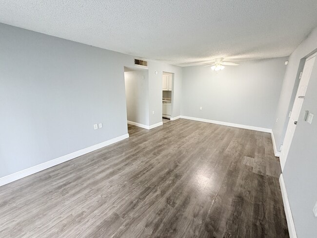 Building Photo - 105 Benoist Farms Rd