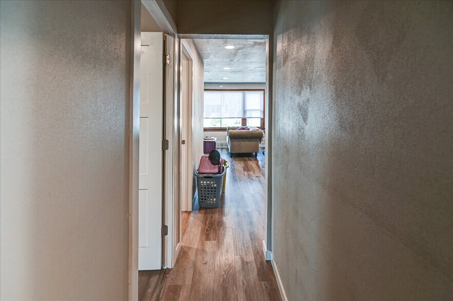 Building Photo - 205 S Fair Oaks Ave