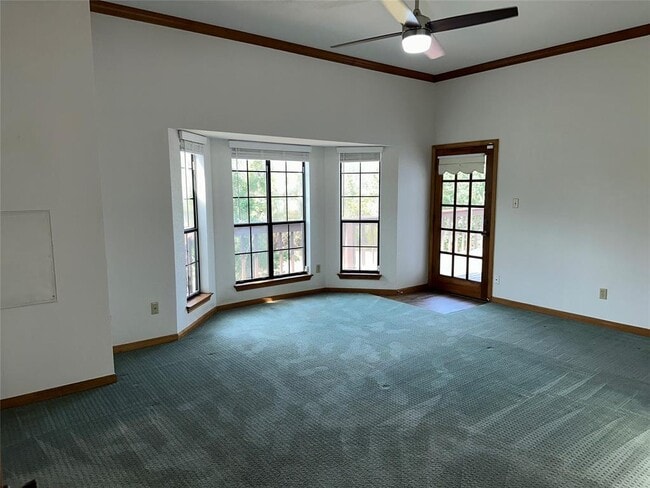 Building Photo - 1100 Crystal Creek Dr