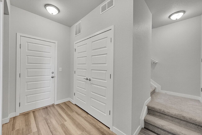 Building Photo - $2,675 - 3 Bed, 2.5 Bath Home in Aurora wi...