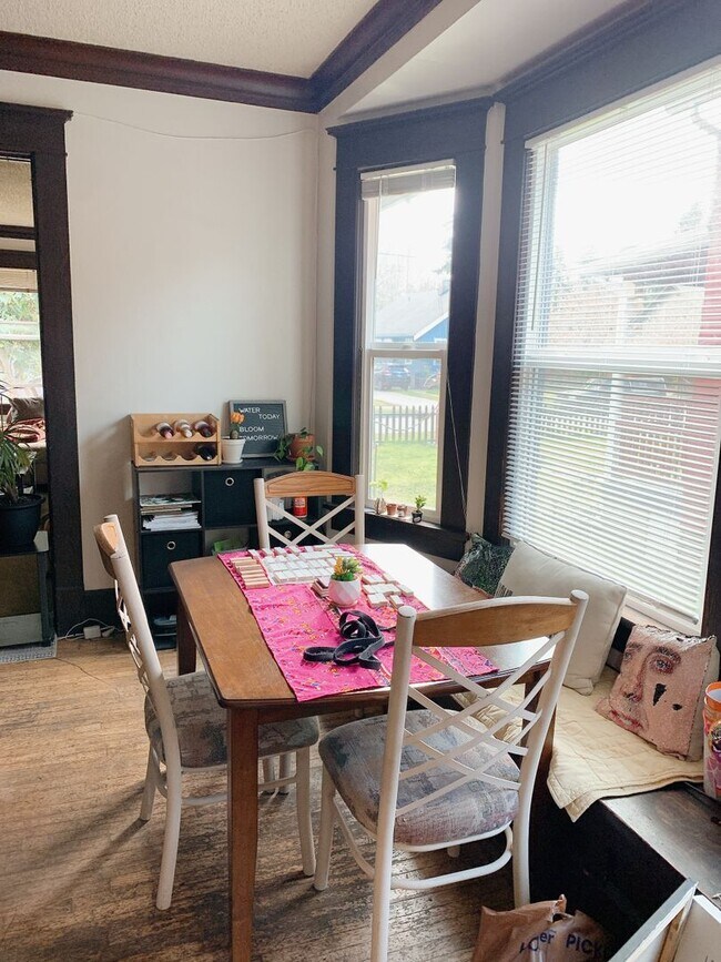 Building Photo - PRELEASE: 7 bdrm/2 bath in the York Neighborhood!