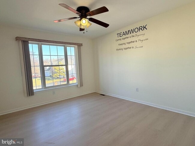 Building Photo - 15 Moonlight Ct