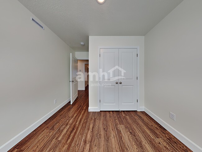 Building Photo - 11076 S Trocadero Ave