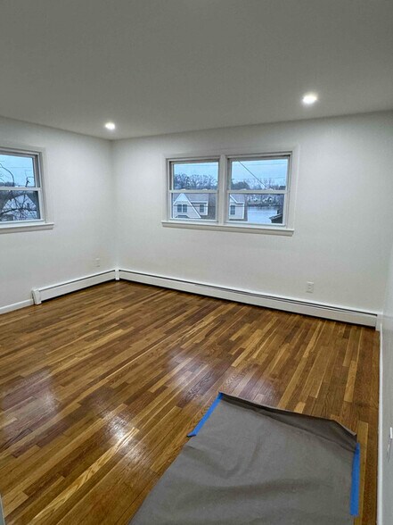 Building Photo - 130 Lake Ave