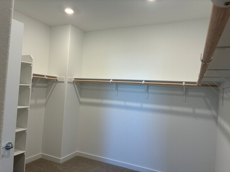 Building Photo - 8133 Arrowfield Way