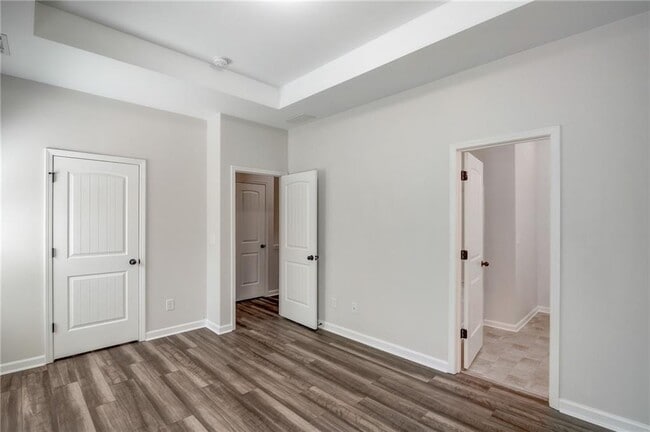 Building Photo - 544 Oakside Pl